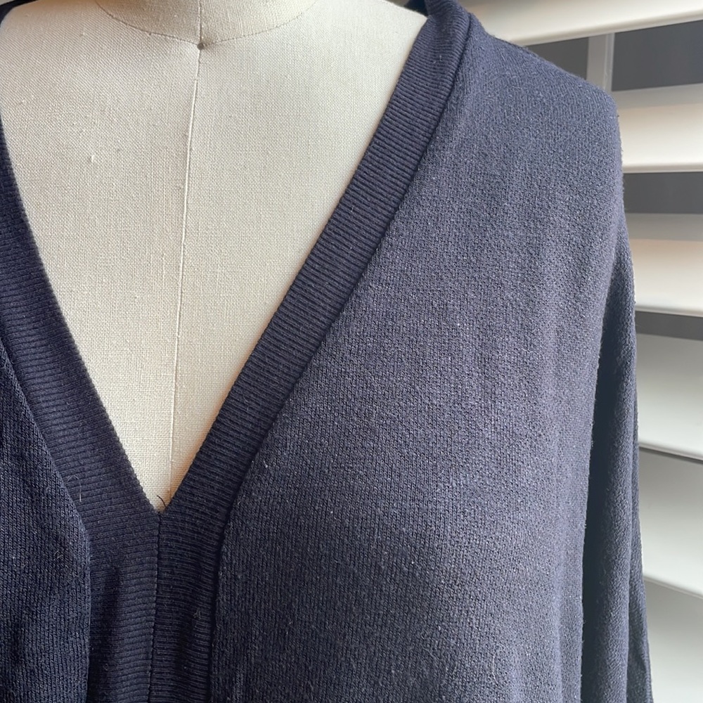 Anthropologie black v neck M - Picture 4 of 6